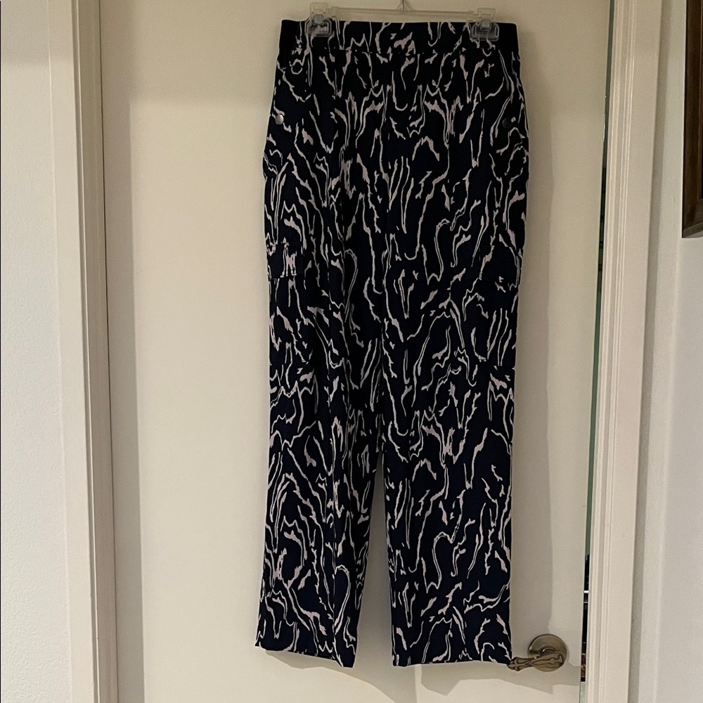 Athleta navy blue and white print casual pants (Vienna Cargo)